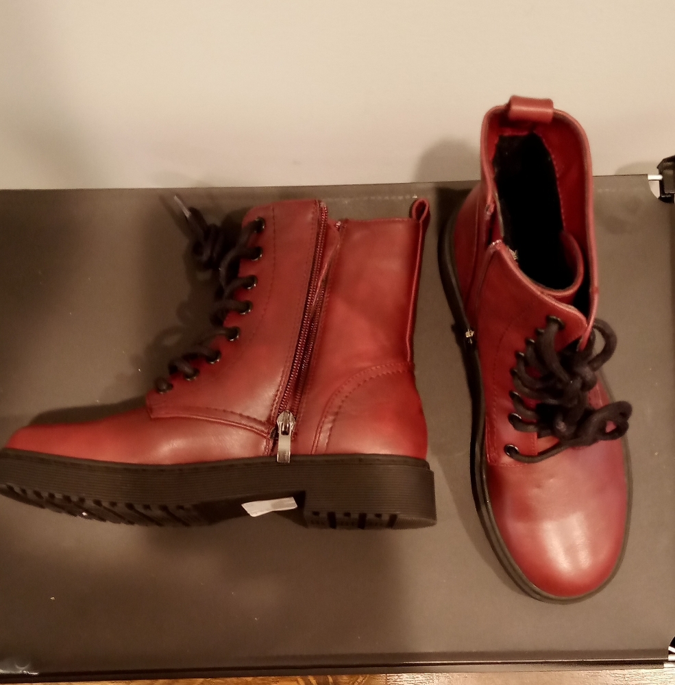 New Amara  red above ankle bootie size 6.5